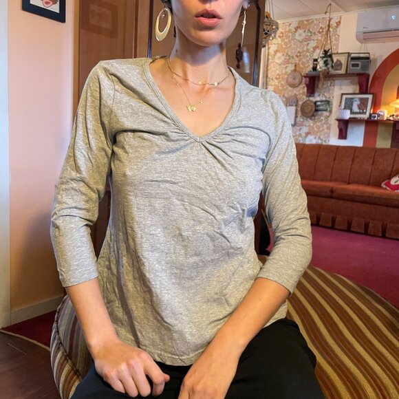 Classic Y2K reitmans cotton spandex grey v neck ¾ sleeve shirt - Picture 5 of 14